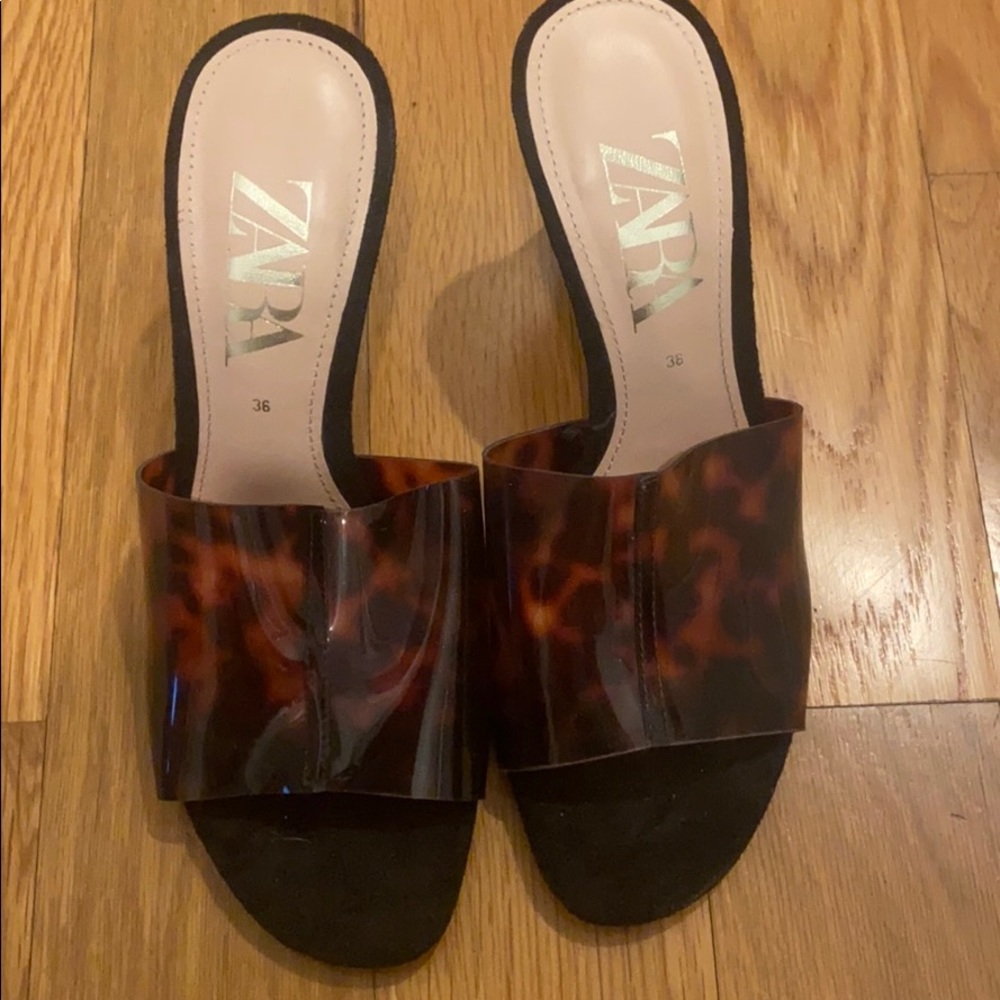 Heeled sandal